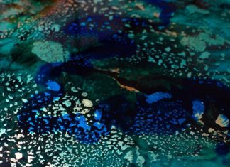 Artist Creates Galaxy Resin Paintings With Mesmerizing Effect