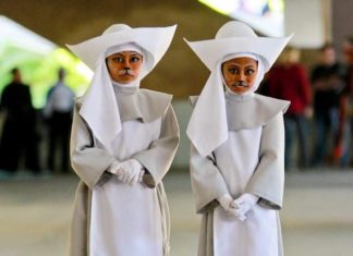 These 11-Year-Old Twins Are Creating Incredible Cosplay And They Are Nailing It