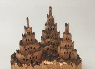 Woodworker Carves Pop-Up Miniatures in Pieces of Wood