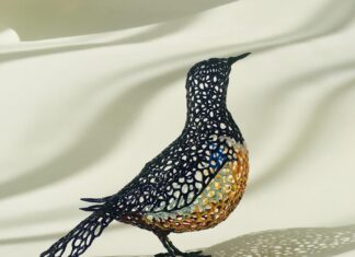 Nao Saito’s Astonishing Sculptures Are Made by Linking Tiny Individual Glass Pieces