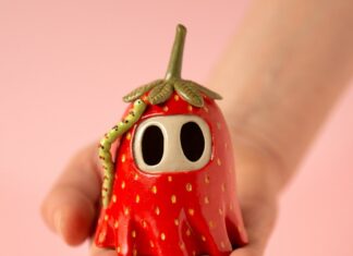Lisa Agnetun’s Ceramic Pieces Prove That Ghosts Can Be Adorable